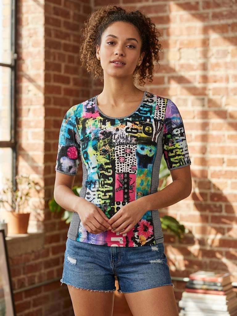 Polera de estilo urbano y artístico